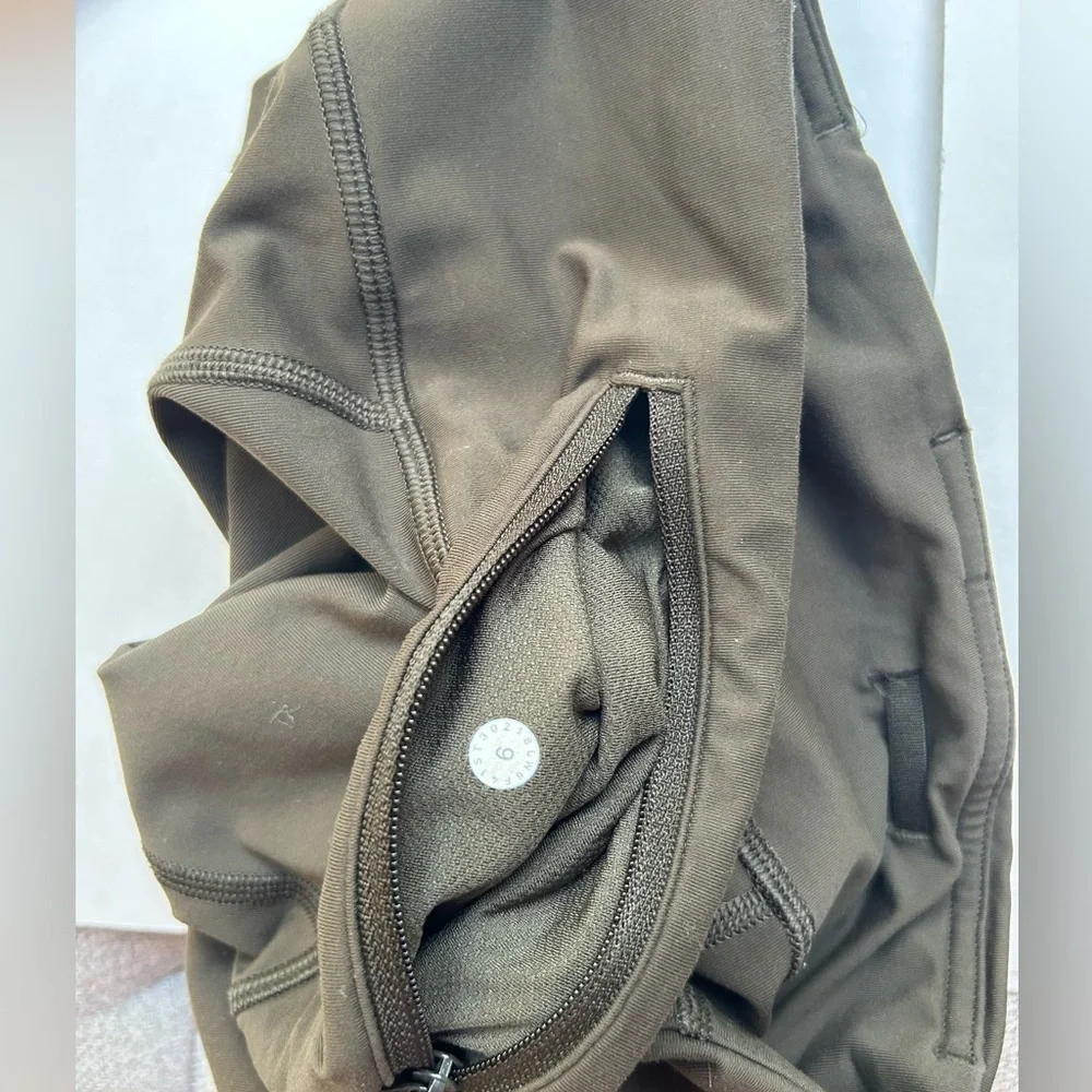 Lululemon Pace Rival Crop Full On Luxtreme 22”  Size 6 Dark Olive sport gym yoga